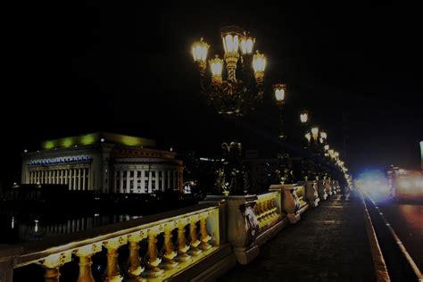 jones bridge at night